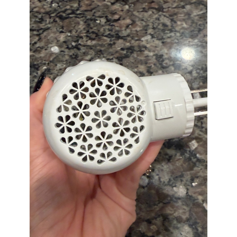 Scentsy Plug-In Fan Diffusor - Picture 4 of 4
